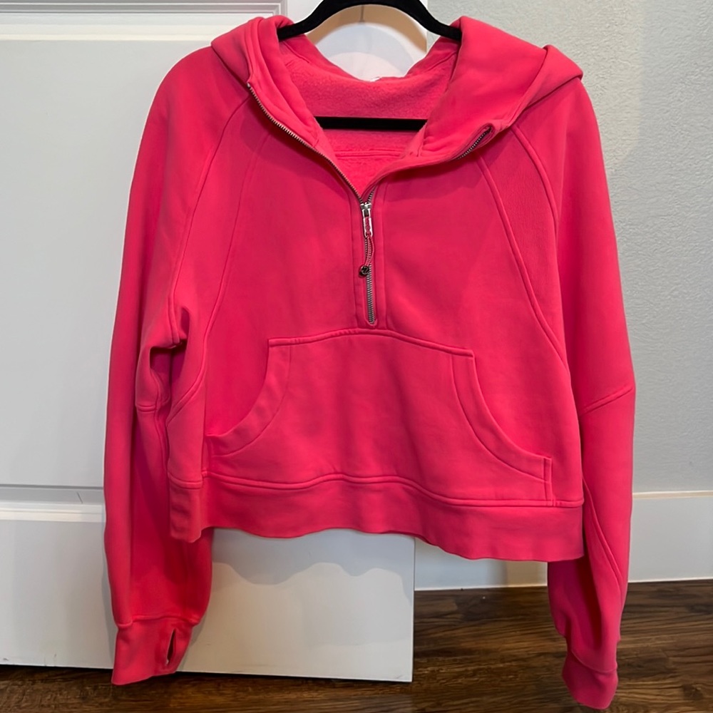 Lululemon Lip Gloss color scuba hoodie size M/L